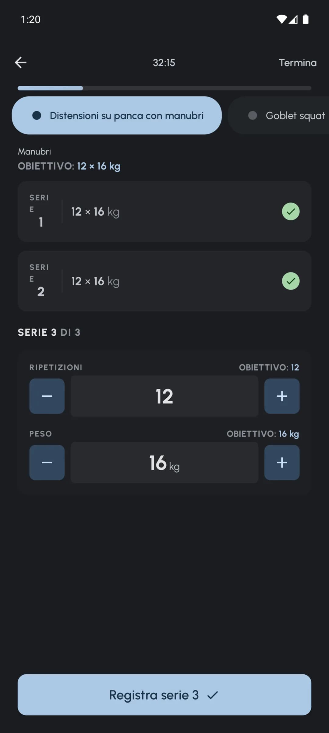 Allenamento attivo di Fersonal con registrazione di serie, ripetizioni e peso