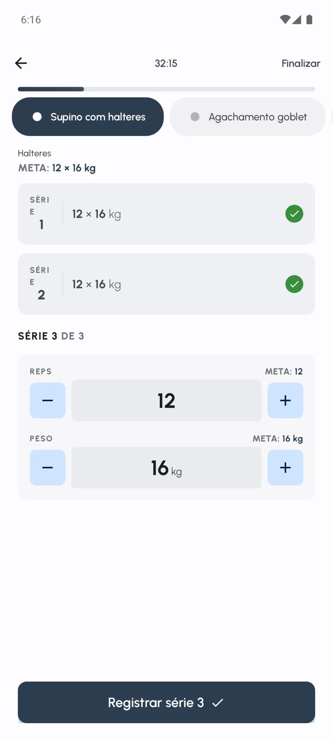 Treino ativo do Fersonal com registo de séries, repetições e peso