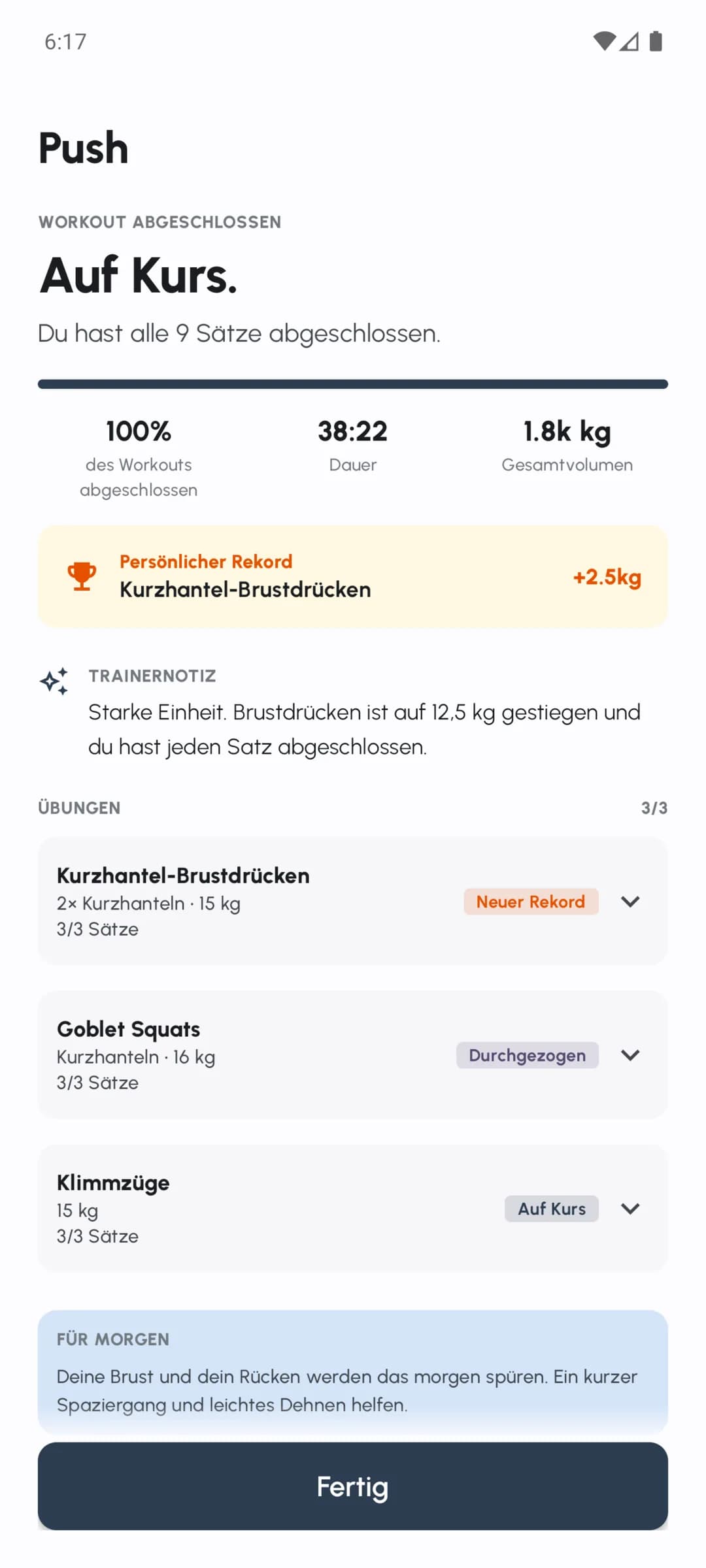 Zusammenfassung eines abgeschlossenen Fersonal-Workouts mit Sätzen, Trainingsvolumen und Hinweisen